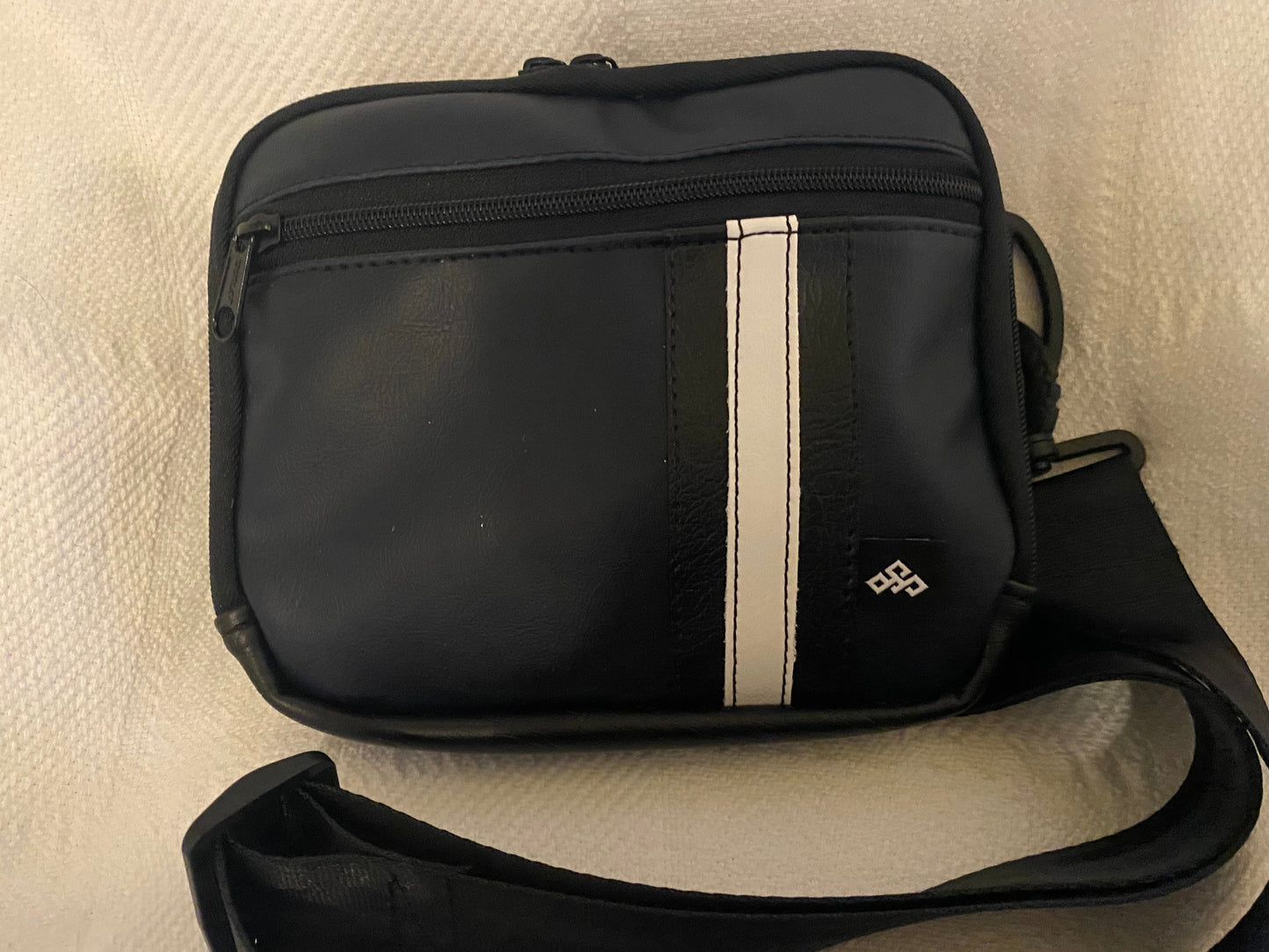 Dark Navy Speedster Crossbody