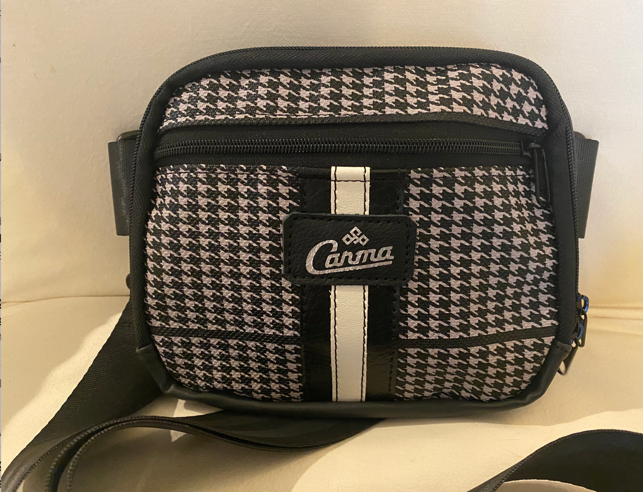 Vintage Houndstooth Speedster Crossbody