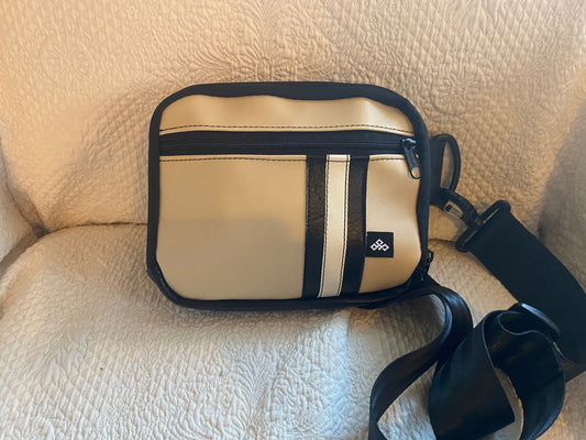 Sand Speedster Crossbody